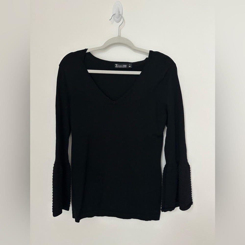 Black Accent Sleeve Top